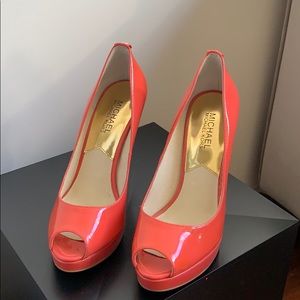 MICHAEL KORS Coral Peep-toe Heels